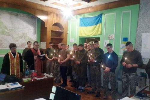 Чергова духовна місія священиків у зону АТО.(ФОТО) Чергова духовна місія священиків у зону АТО.(ФОТО)